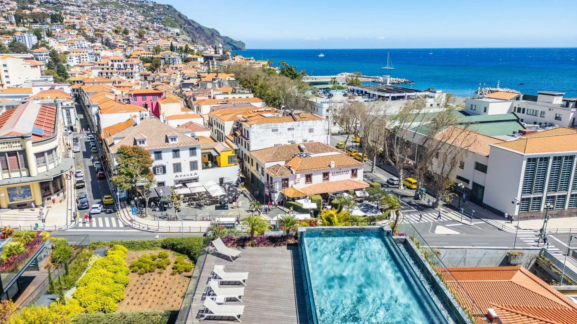 Jacuzzi, Terrace & Infinity Pool At Savoy Insular Apartman Funchal Portugália