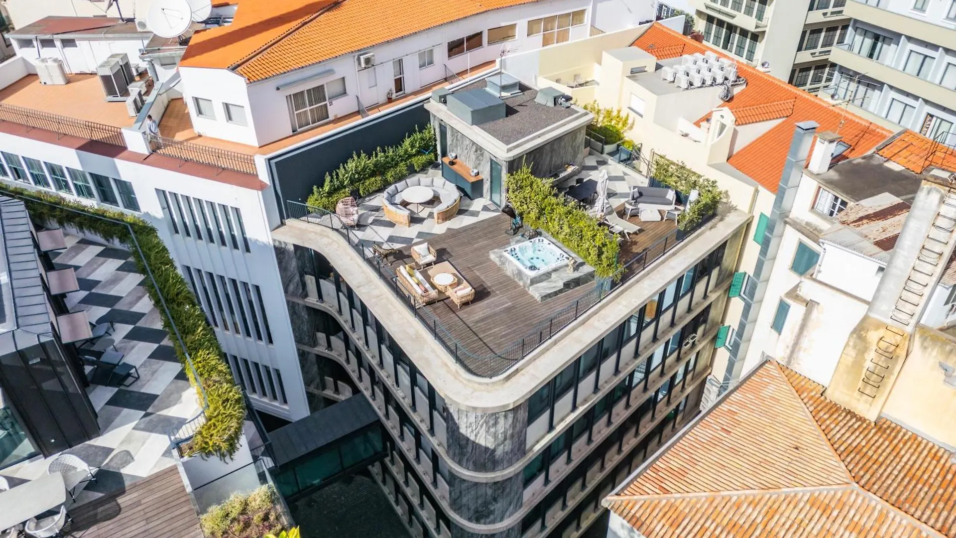 Jacuzzi, Terrace & Infinity Pool At Savoy Insular Apartman Funchal Portugália