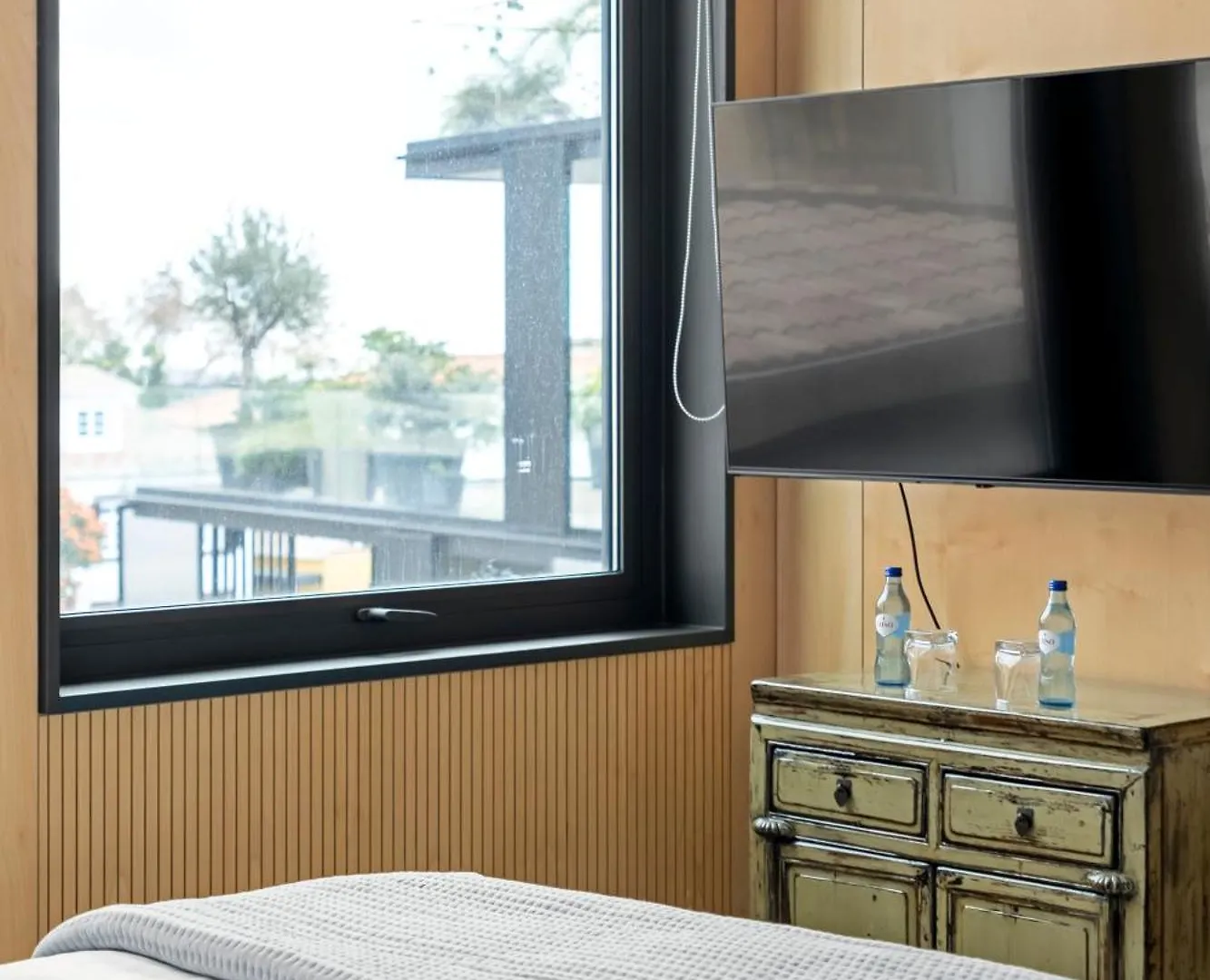Jacuzzi, Terrace & Infinity Pool At Savoy Insular Apartman Funchal