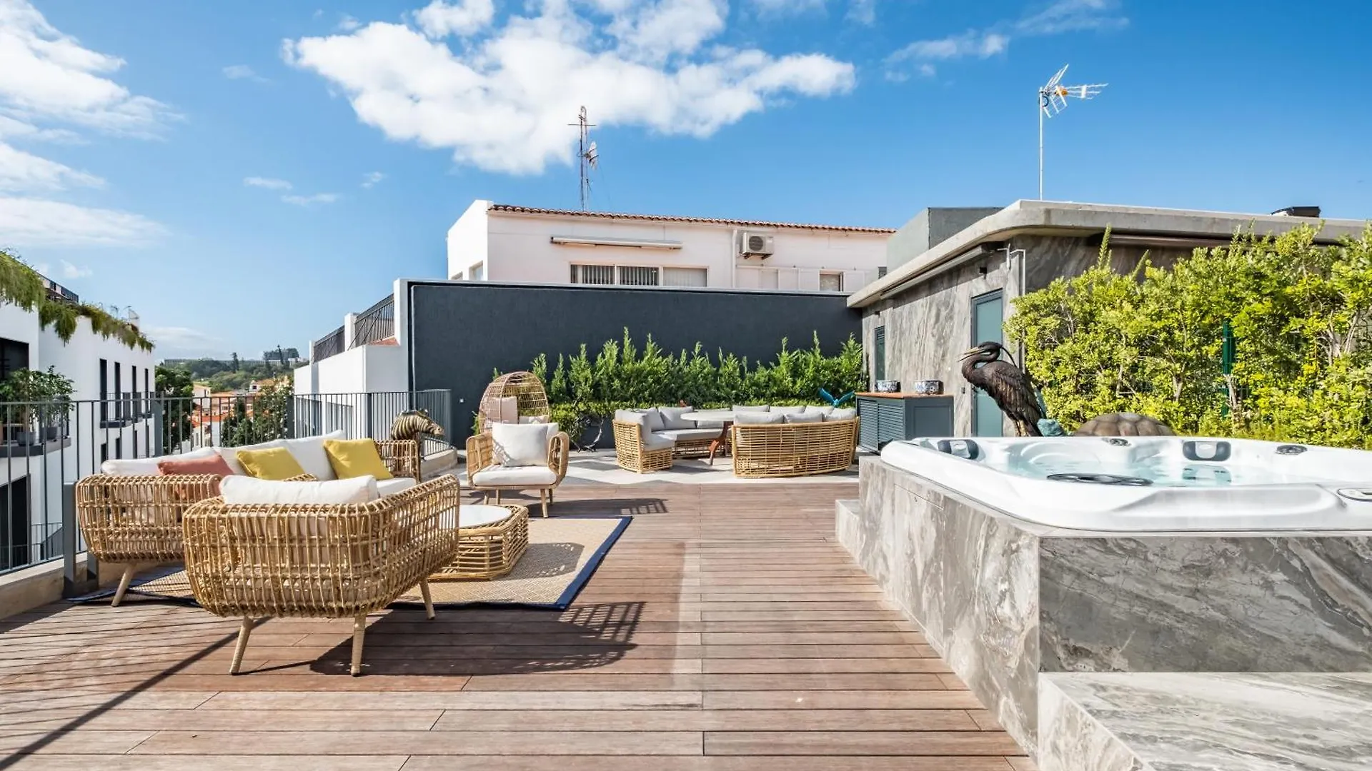 푼샬 Jacuzzi, Terrace & Infinity Pool At Savoy Insular 아파트